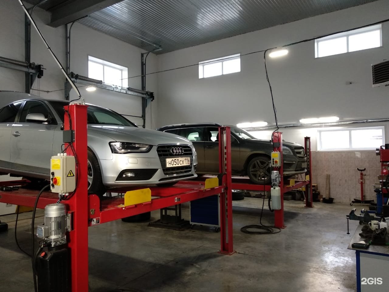 автомеханик в набережных челнах. автосервис михайловка. авторемонт в гараже. автосервис михайловка. автосервис михайловка.