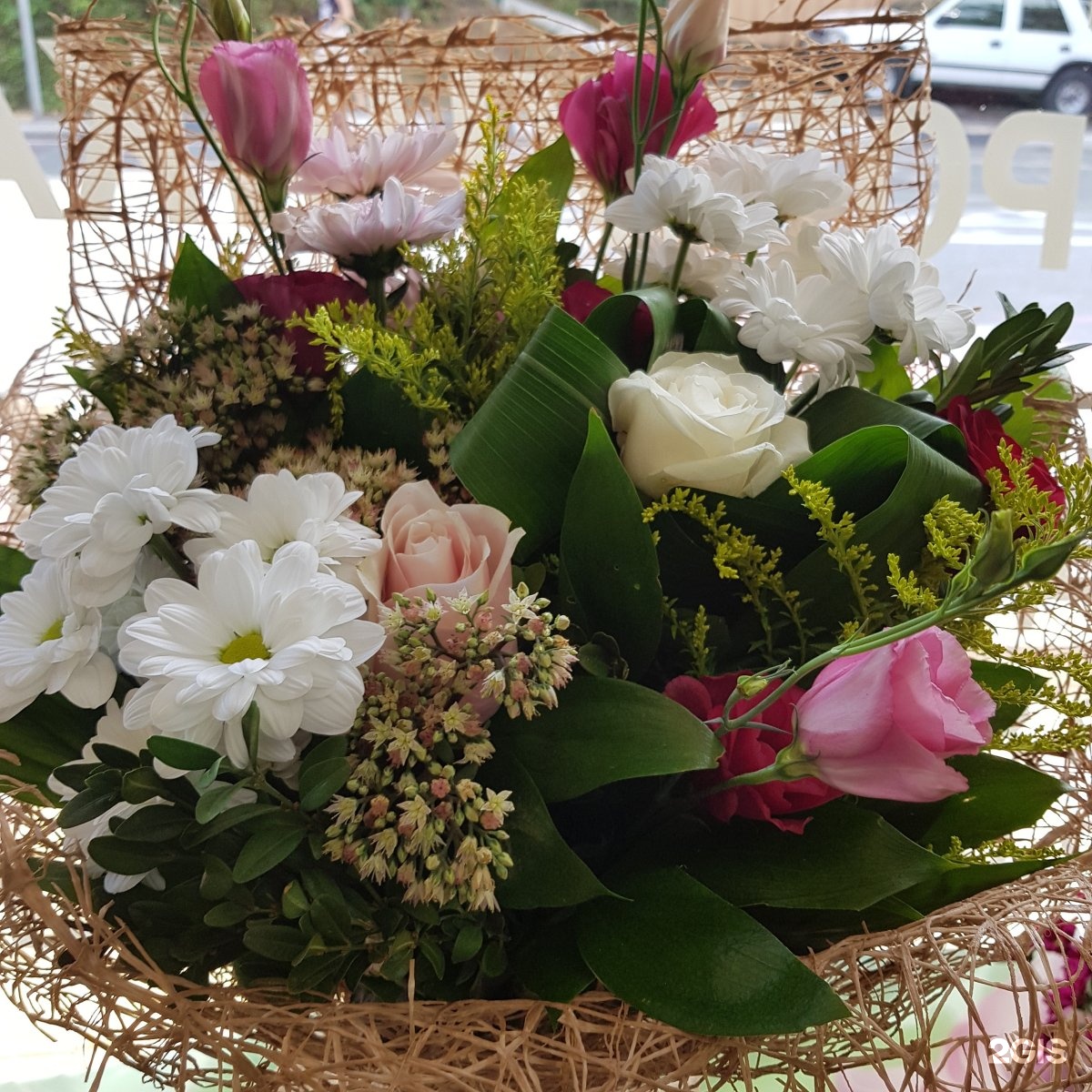 заказ цветов в сочи. цветы сочи. заказ цветов в сочи. место с красивыми цветами в адлере. букеты по градиенту из цветов.