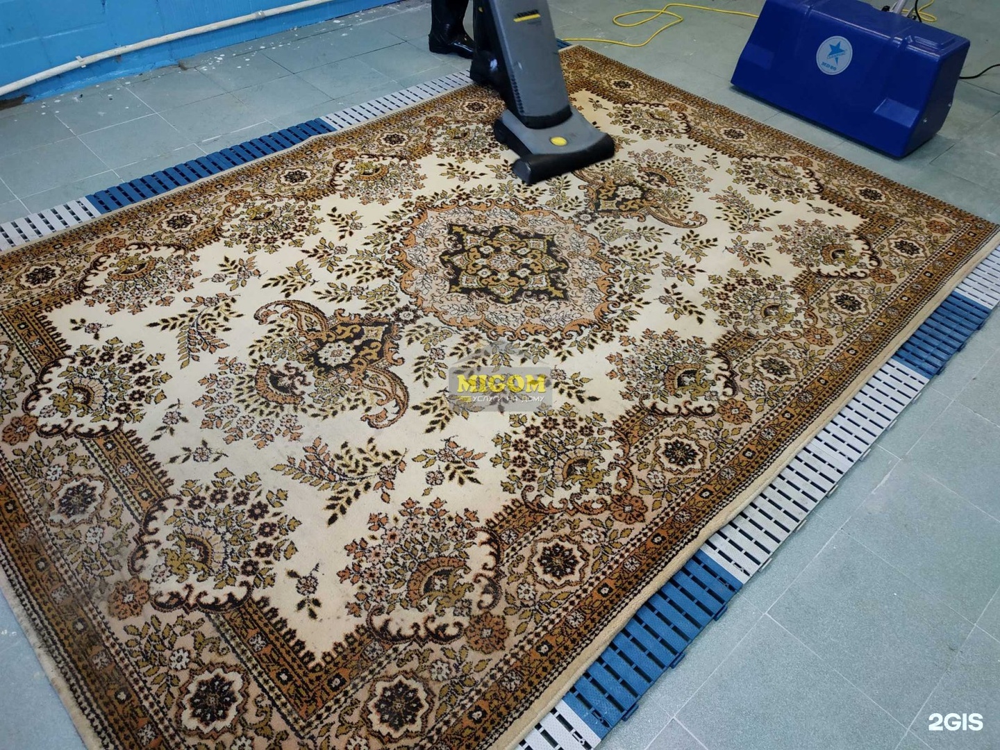 Пылесос для ковролина. Чистка ковров. Чистка ковров. Химчистка ковролина. Химчистка ковров и ковролина.