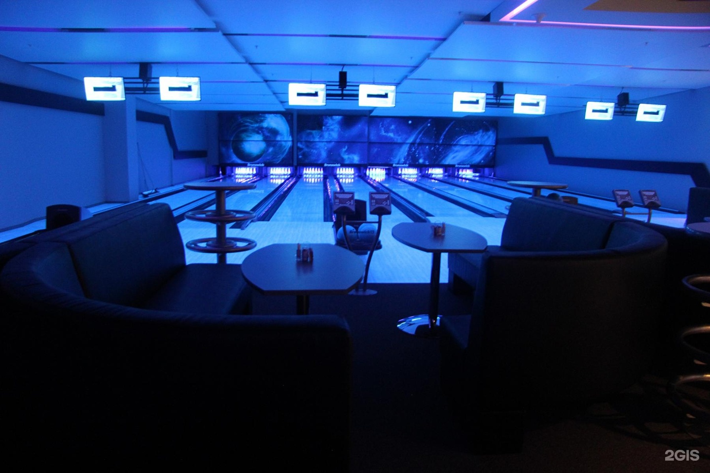 Боулинг на типанова тк. Laserland Вавилова 3 боулинг. Laserland Гагаринский. ТЦ Гагаринский ЛАЗЕРЛЭНД. Laserland Мякинино боулинг.