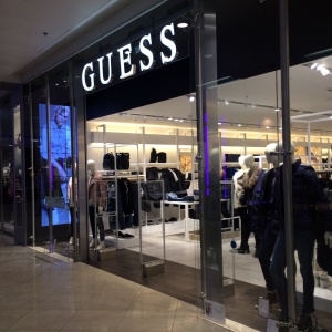 Фото от владельца Guess, сеть магазинов одежды