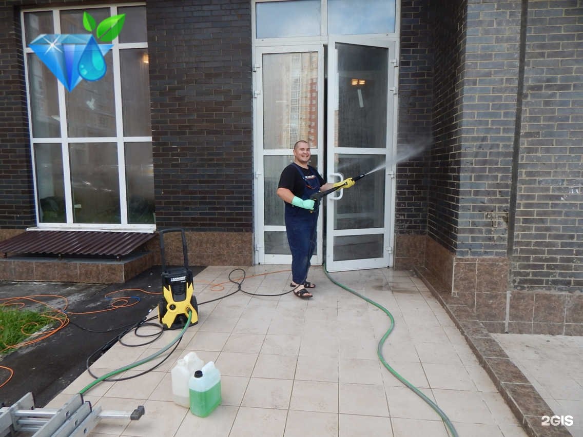 Кёрхер мойщик окон. 642-347. Чистка фасадов. Мойка окон и фасадов зданий. 642-561.