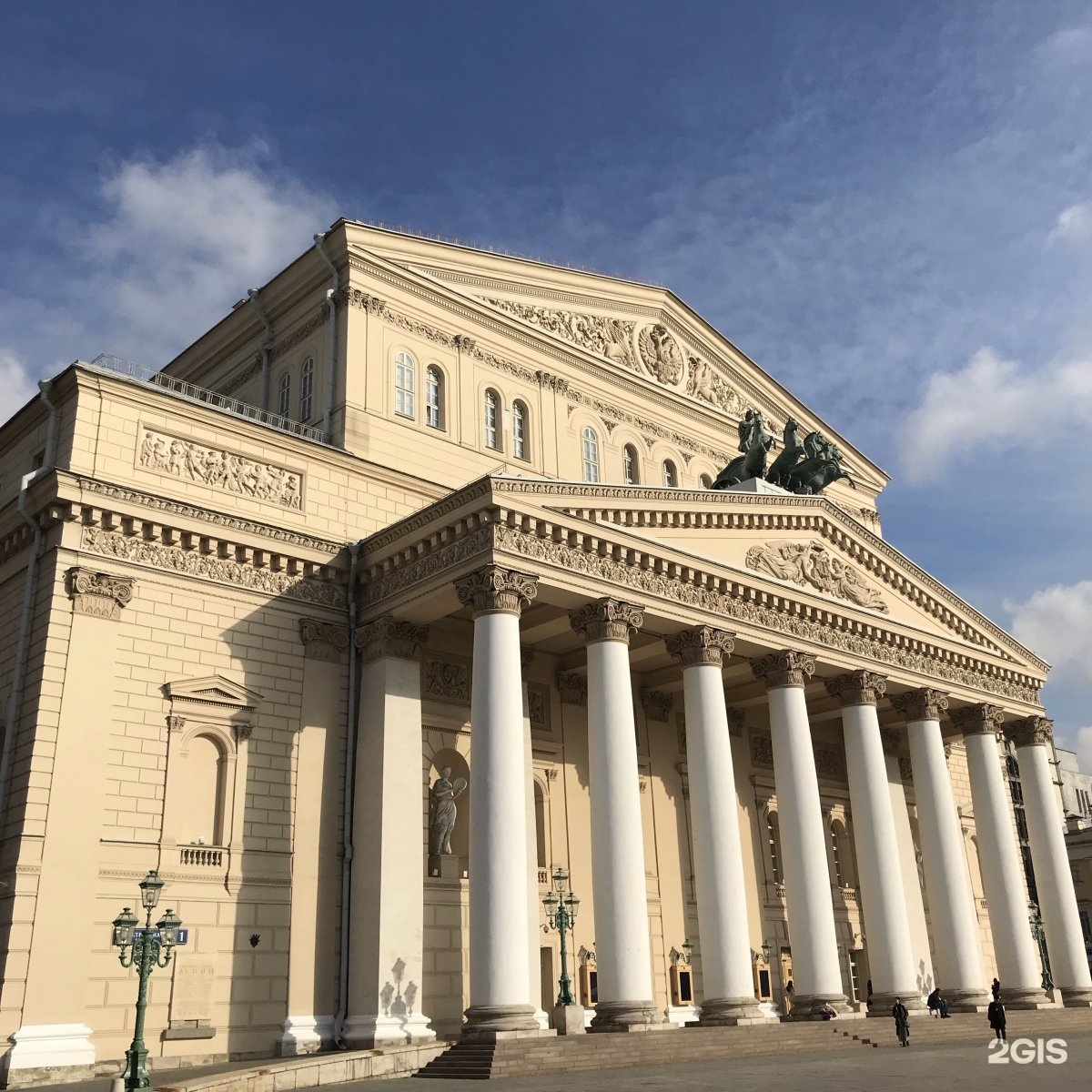 первое здание большого театра в москве