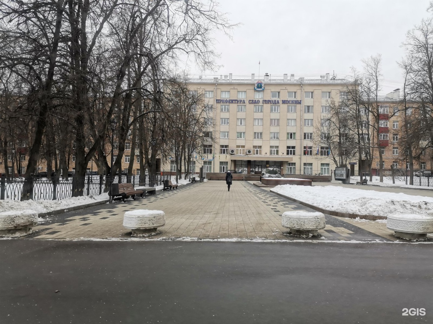 Префектура северо западного административного округа москвы. Префектура Северо-Западного административного округа города Москвы. Танк у префектуры СЗАО. Префектура Северо Западного округа. Префектура Северо-Западного административного округа Владикавказ.