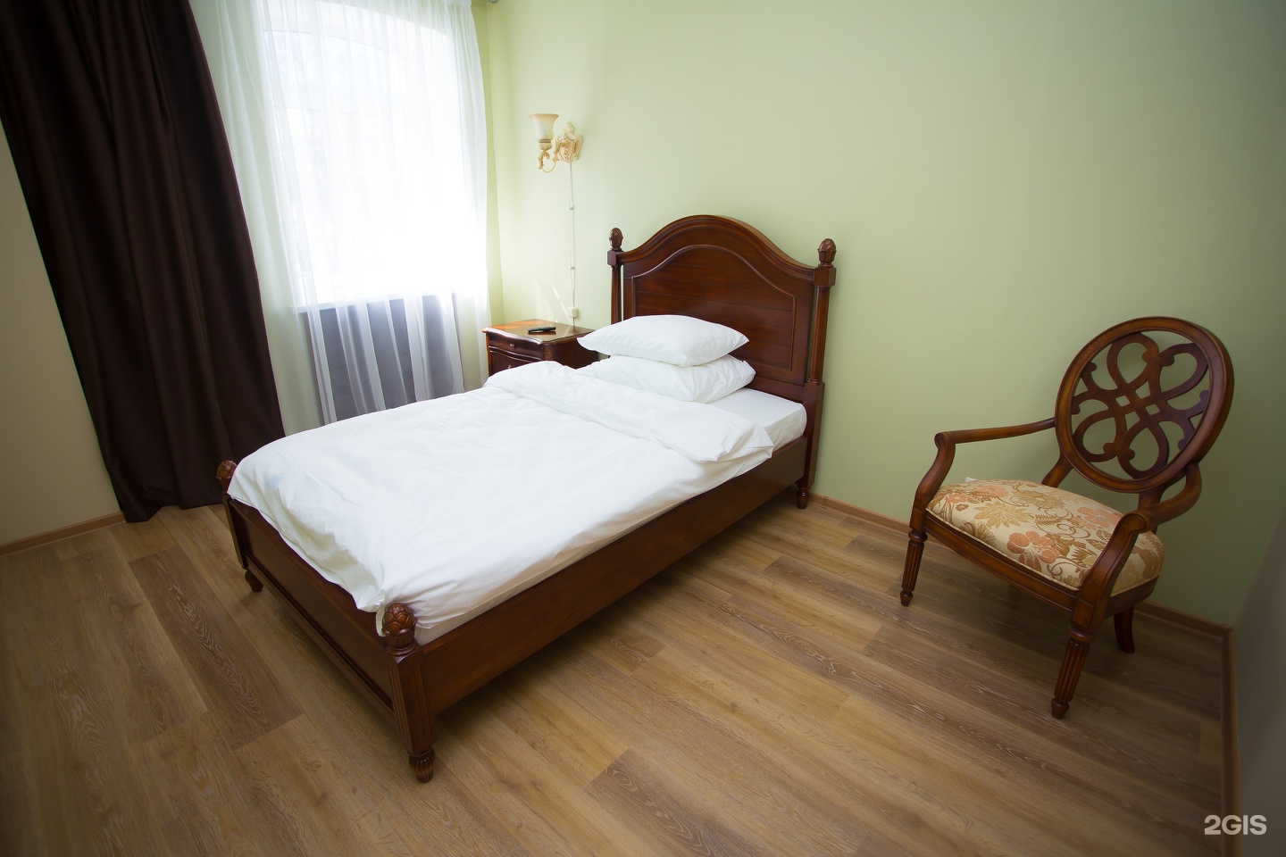 Бутик отель столица гатчина. Отель алфавит санкт-петербург. Гостиница волгоград ресепшн. Холл отеля волгоград. Гостиница латвия в риге.