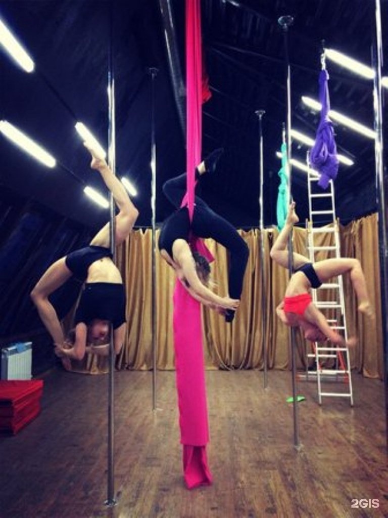Воздушная гимнастика спб. Pole Dance Style Подвойского. Комендантский проспект 30 танцы на пилоне. Студия танцев стайл дэнс. Студии танцев пилон СПБ.