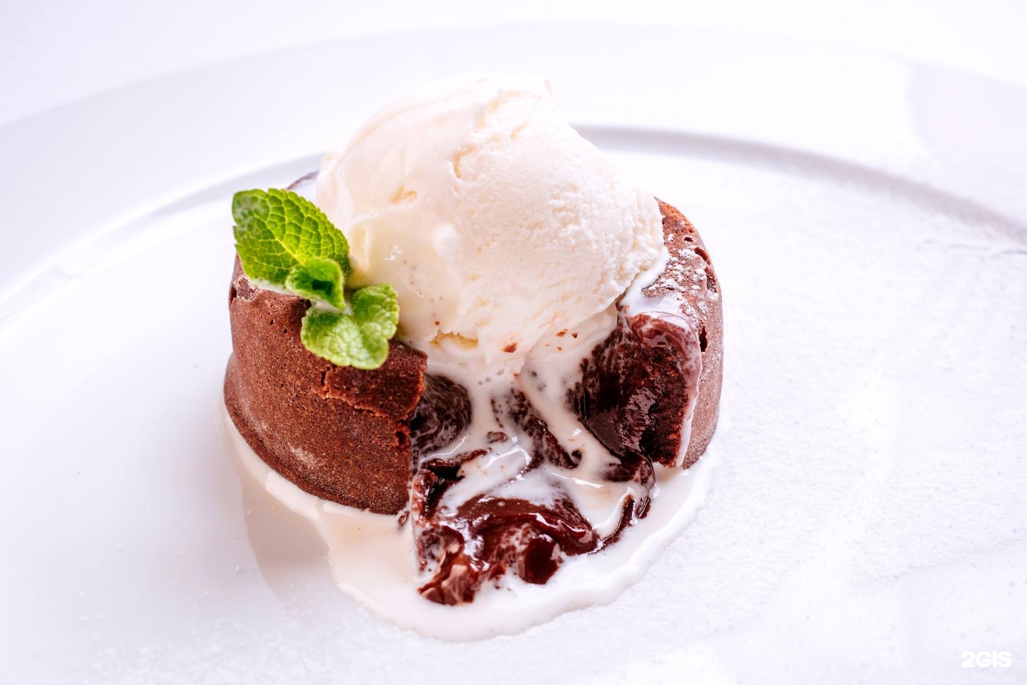 Бисквит муале. Десерт шоколадный фондан. Французские муале. Муале десерт. Муале.