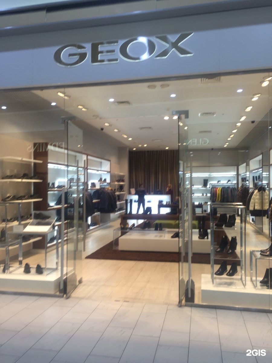 Geox магазин. Адрес магазина geox. Магазин geox в дубае. Афимолл геокс. Магазин geox в спб.