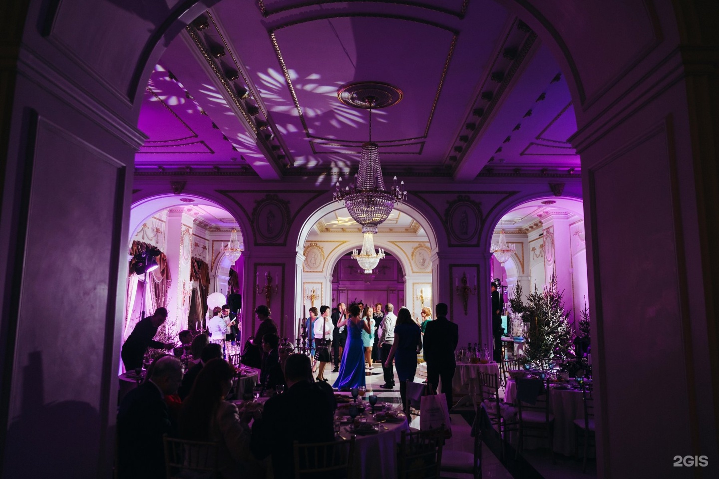 Место проведения свадьбы фиолетовый