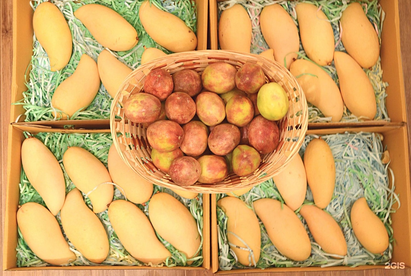 Плодовые спб. Магазин экзотических фруктов в Санкт-Петербурге. Exotic Fruits from Thailand Wooden Box.