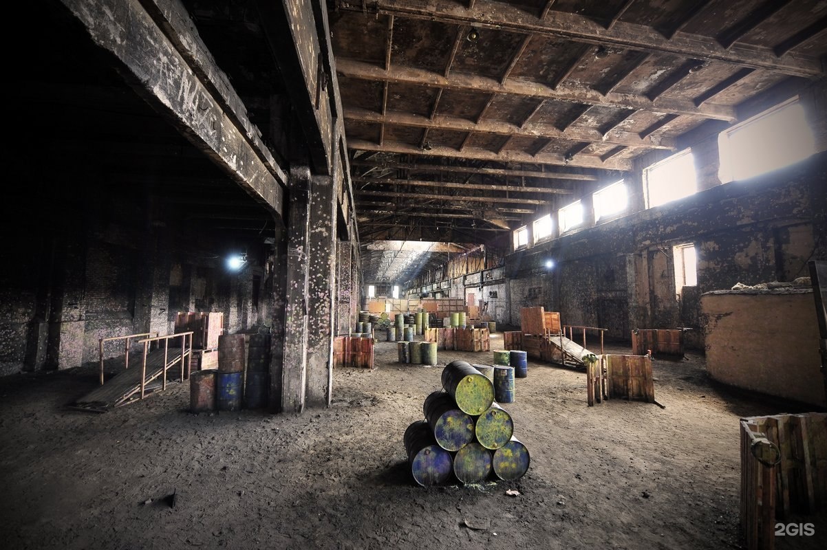 Пейнтбол в помещении москва. Пейнтбол мфп бункер. Пейнтбол в здании. Крытый пейнтбол в москве. Пейнтбол в здании.