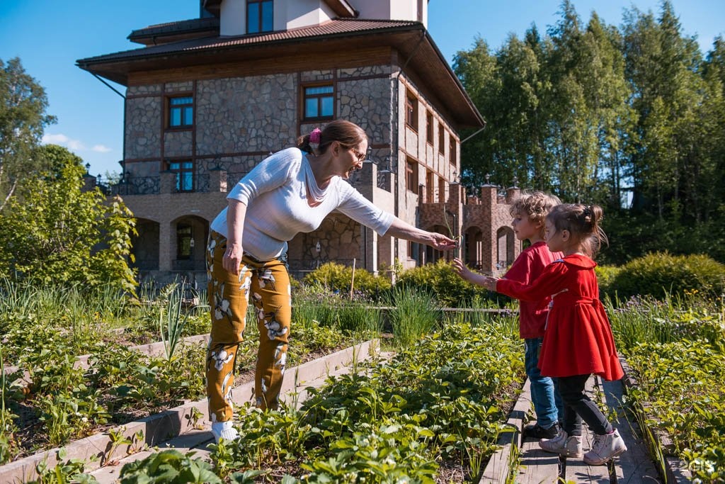 Пансионат для пожилых дача. Дачные истории. Люди на даче. Пансионат для пожилых "дачные истории». Пансионат дача Всеволожск.