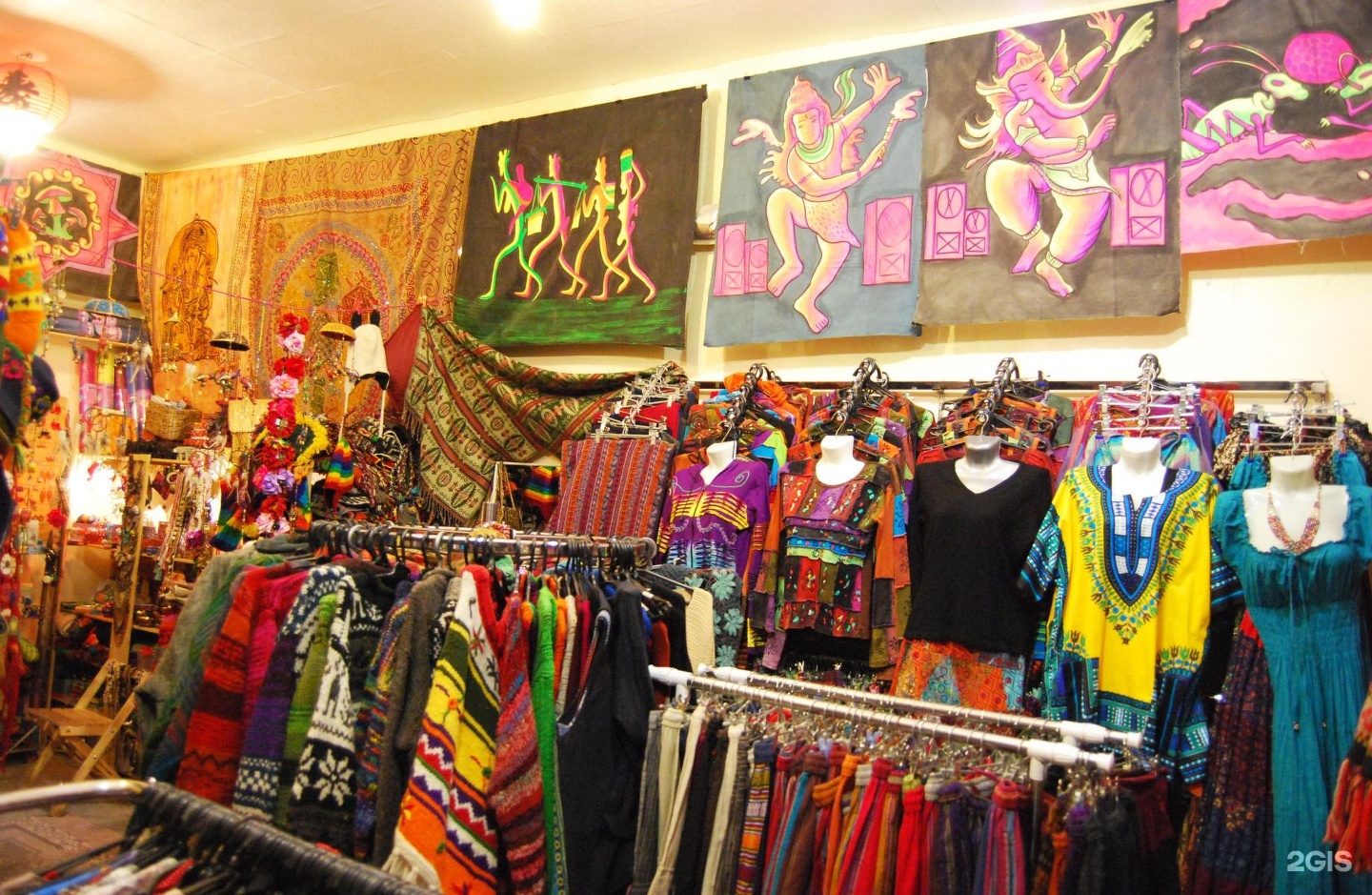 Магазин этнической одежды. Магазин этнической одежды. Магазин этнической одежды. Лилу грозный детский магазин. Дети света магазин.