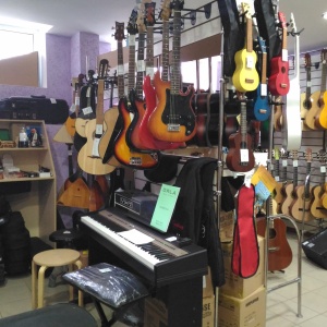Фото от владельца Мелодия, магазин музыкальных инструментов, аксессуаров и нот