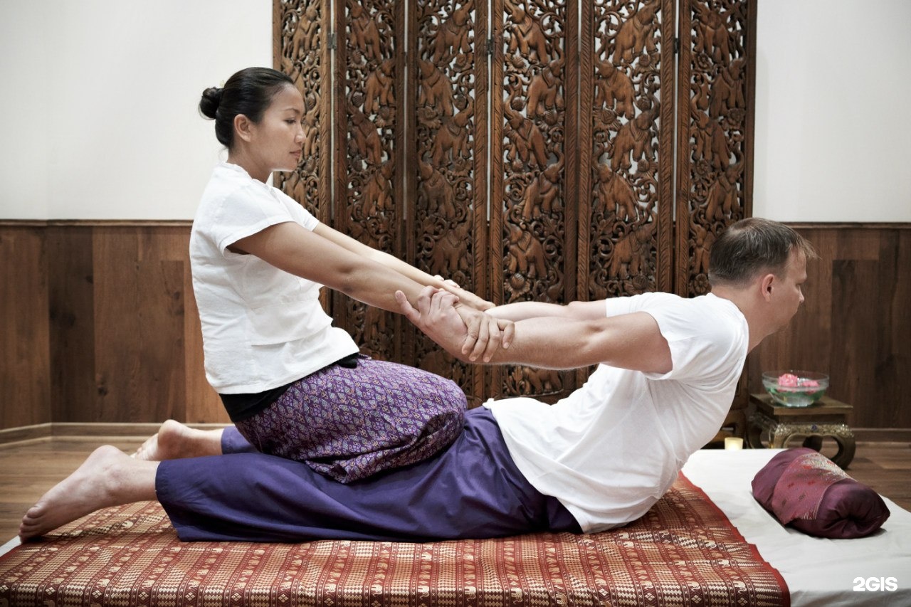Сиам салон массаж. Сиам тайский массаж Брянск. Сиам тайский салон. Традиционный тайский массаж. Традиционный тайский массаж в кимоно.