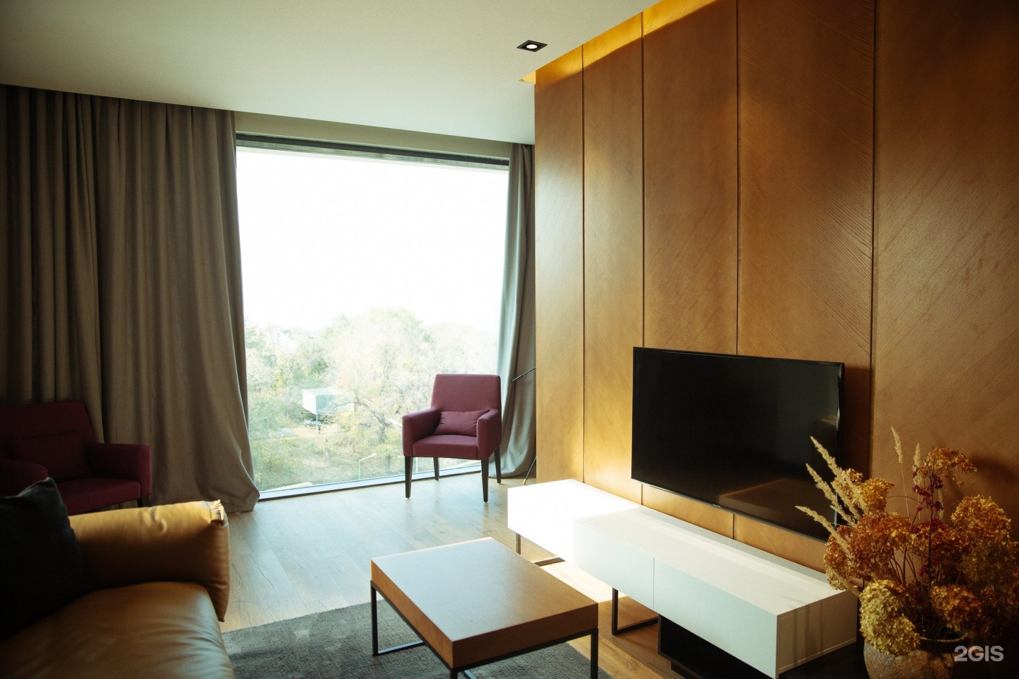 Eleven Hotel & Hall