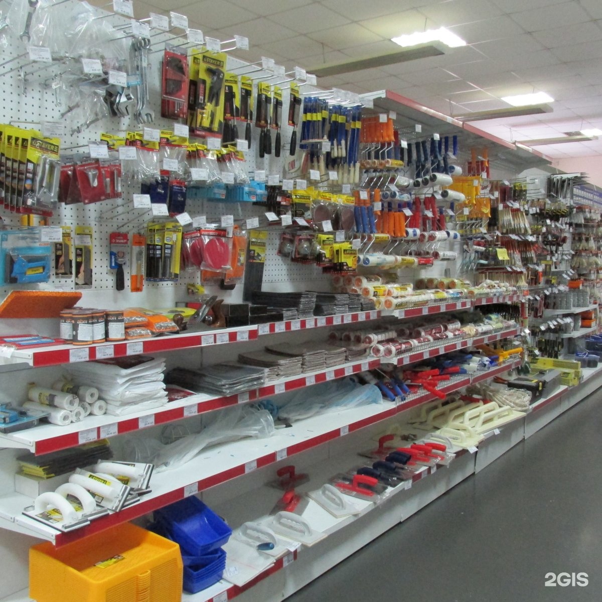 Атак супермаркет. Магазин стройматериалов. Магазин тканей на артема в стерлитамаке. Товары строительного магазина. Сеть отделочных магазинов.