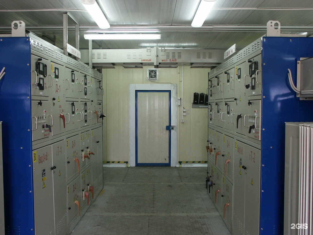 Встроенные подстанции в жилых зданиях. Встроенные подстанции в жилых зданиях. Рождественской 23. Рим 384 в трансформаторной подстанции. Трансформаторная подстанция в жилом доме.