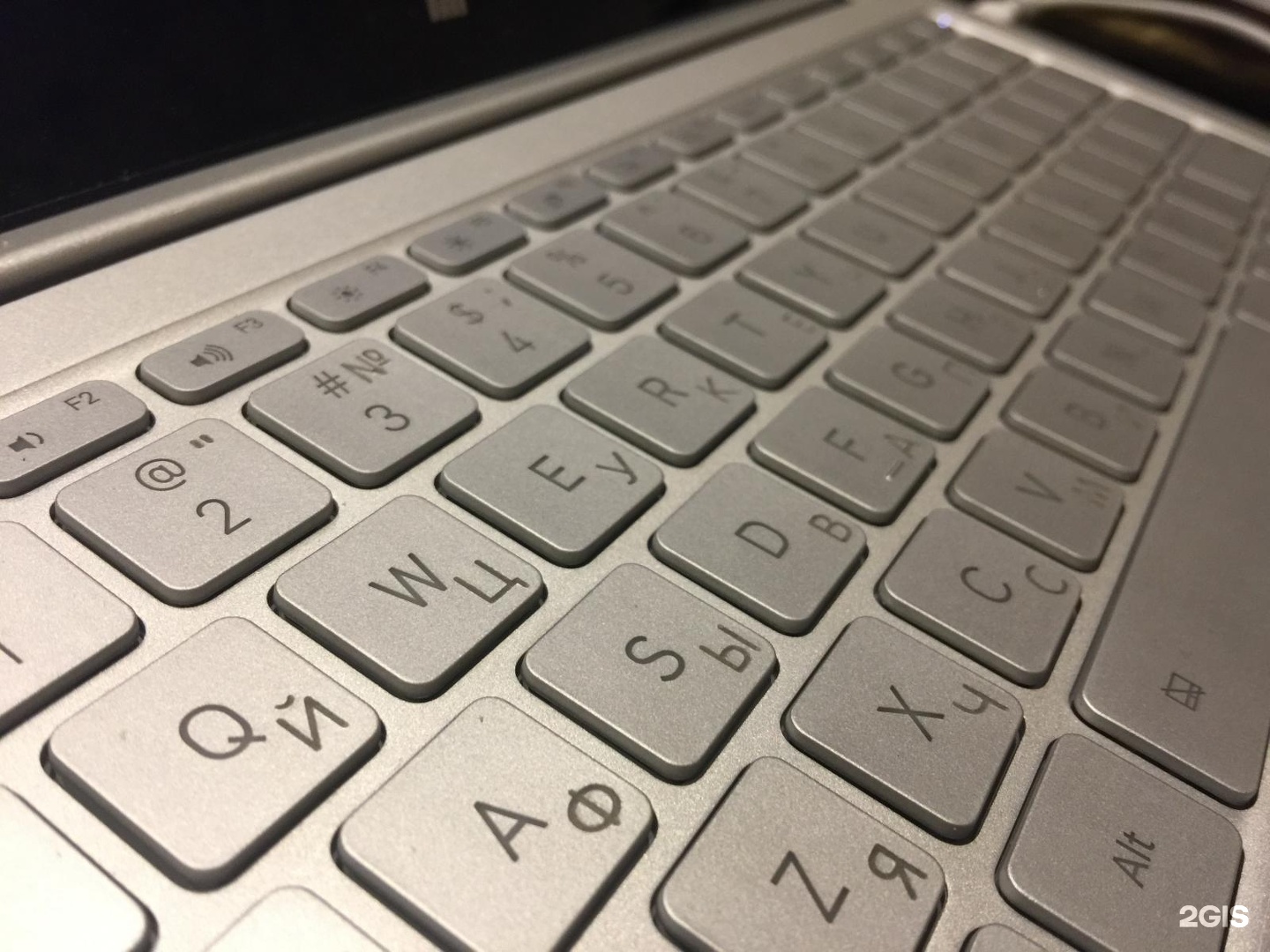 Гравировка клавиатуры. Гравировка на ноутбуке клавиатуры Xiaomi. Гравировка на клавиатуре Xiaomi. Лазерная гравировка на клавиатуре ноутбука.