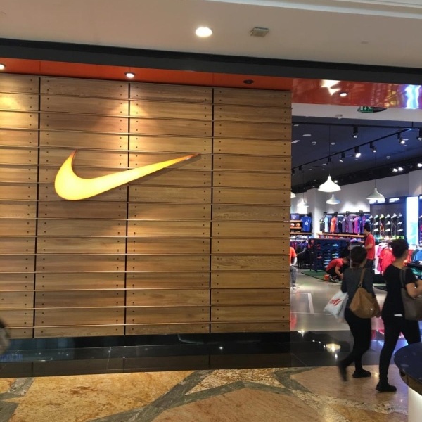 nike mall of the emirates contact number