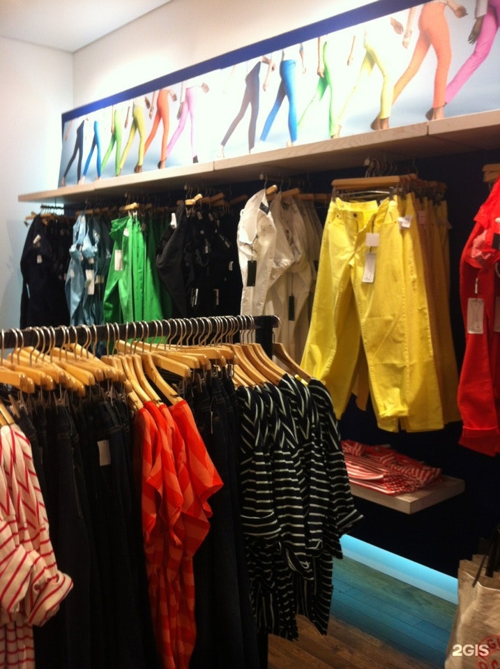 gap mercato mall