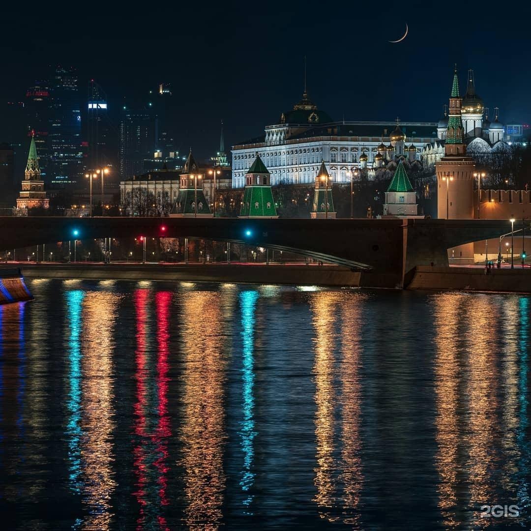Включи вечер 2. Большой Москворецкий мост. Москворецкая набережная ночью. Ночная Москва. Москва река вечером.