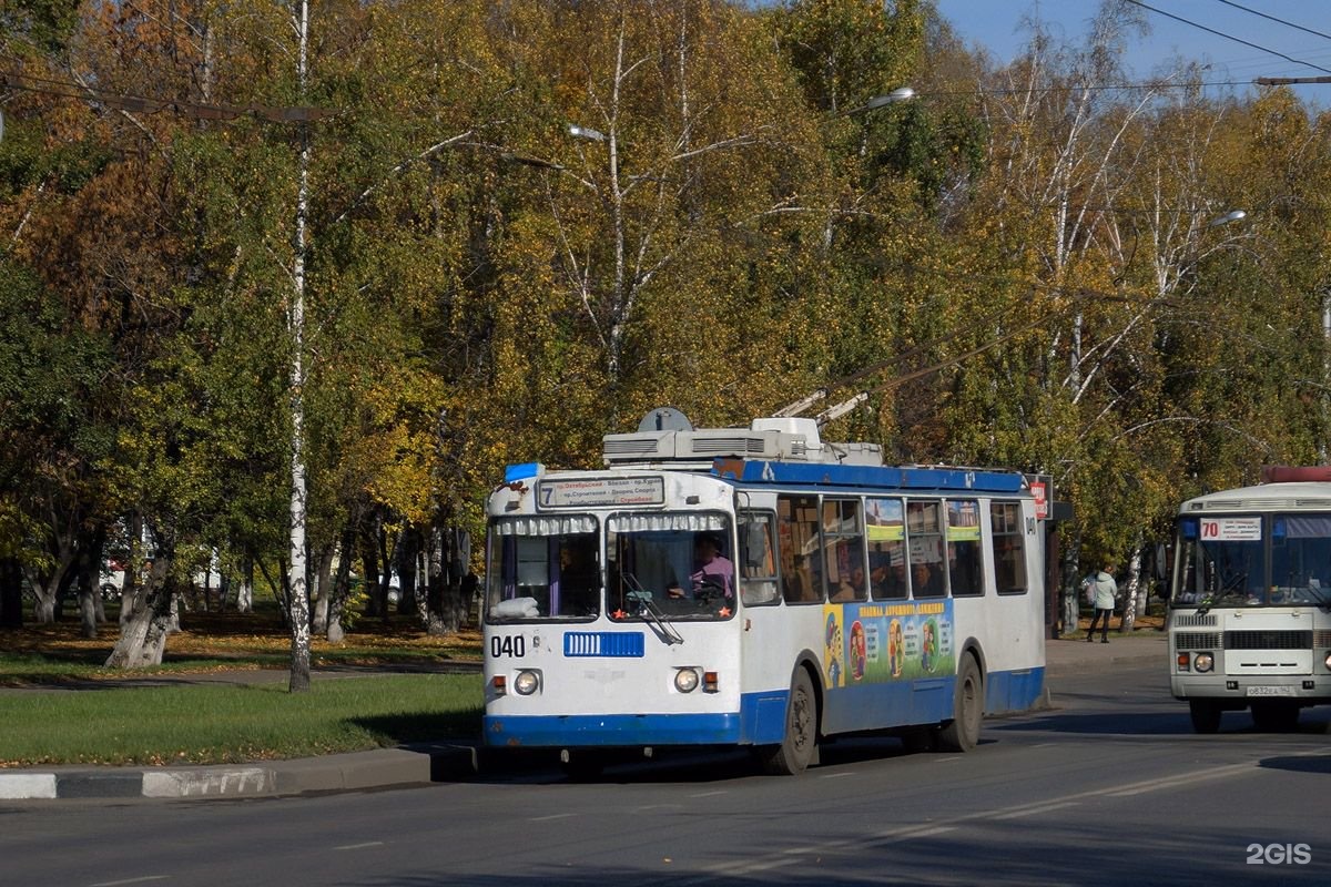 Троллейбус 7 майкоп. ЗИУ 682г-017. Троллейбус Новокузнецк. Троллейбусы в городе Новокузнецке. Троллейбус 7 Новокузнецк.