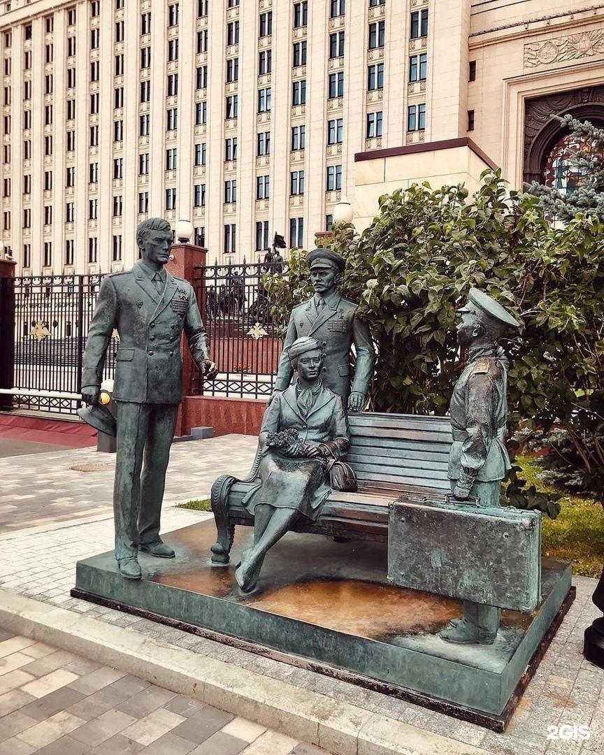 Памятник к фильму офицеры в москве фото