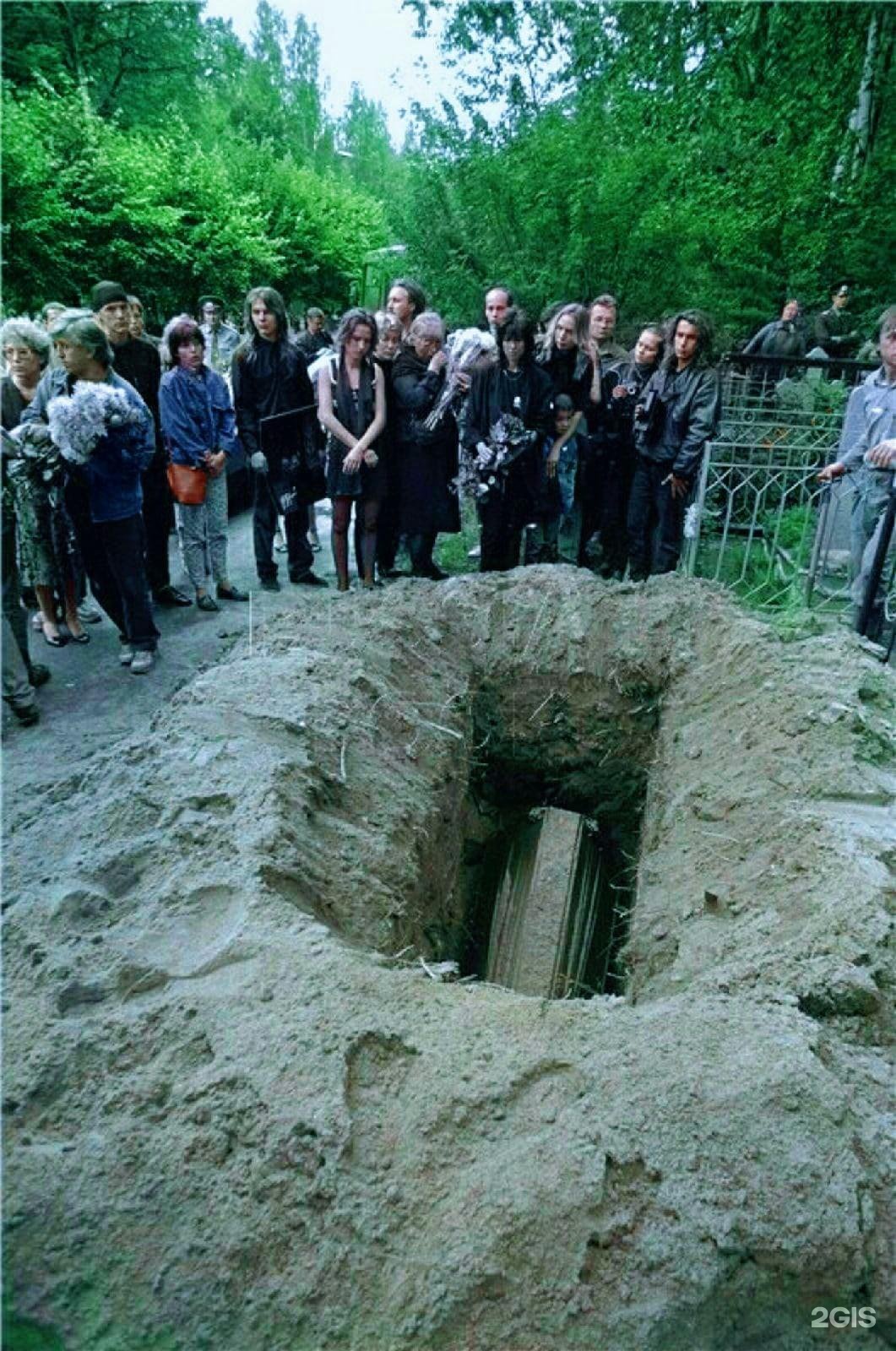 Виктор Цой похороны в гробу