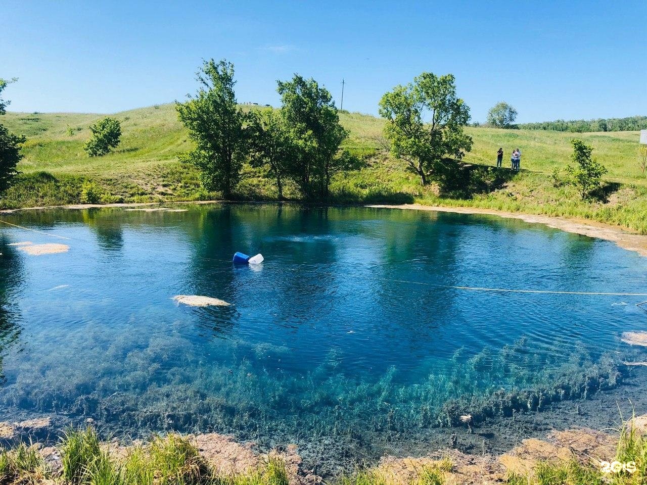 Дома голубое озеро. Голубое озеро Сергиевск. Голубое озеро Самарская область Сергиевский. Голубое озеро в Отрожке. Голубое озеро Старомусино Башкортостан.