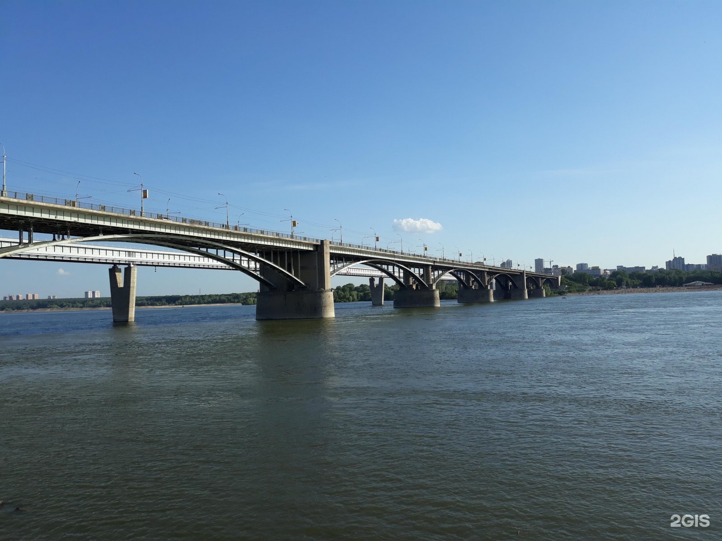 Октябрьский мост новосибирск. Октябрьский мост. Октябрьский мост Омск. Новосибирск левый берег мосты.