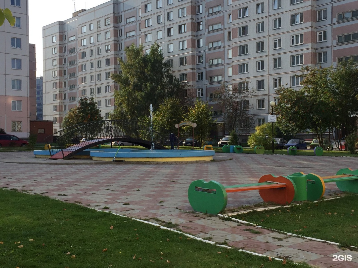 Микрорайон снегири новосибирск. Жк родники новосибирск. Фото дома 3/2 родники новосибирск в 2009г. 6 мкр новосибирск. Новосибирск 5 микрорайон снегири.