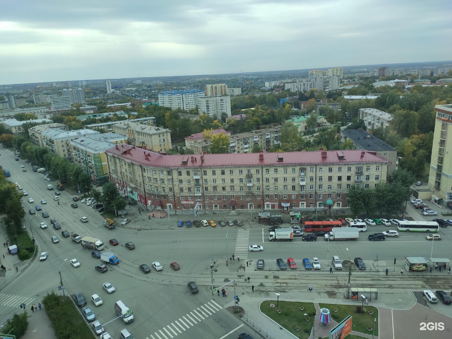 площадь сибиряков гвардейцев новосибирск