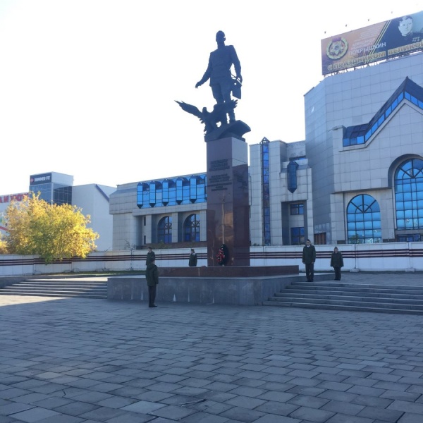 Памятник покрышкину в новосибирске фото