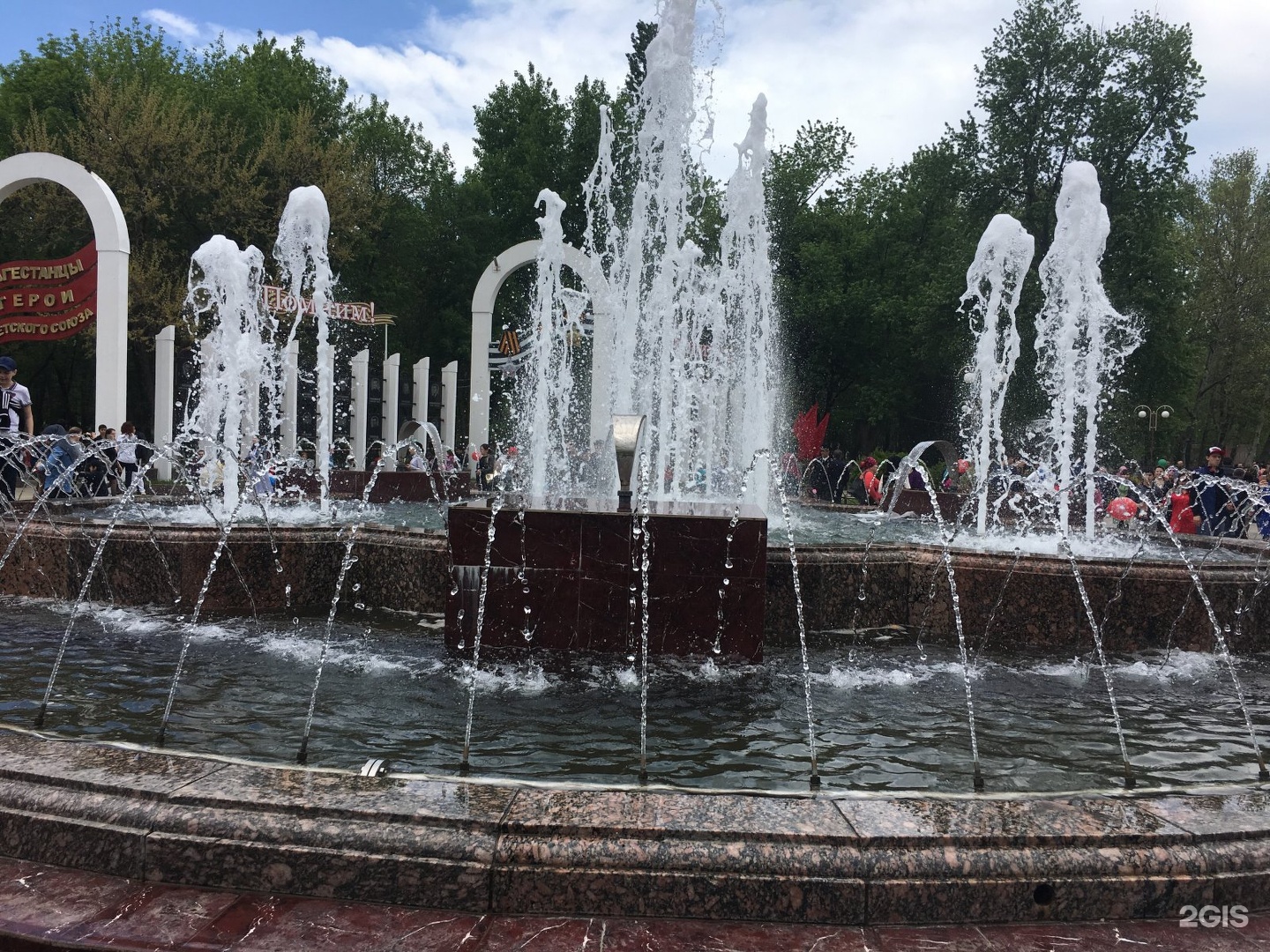 Родопский бульвар фонтан