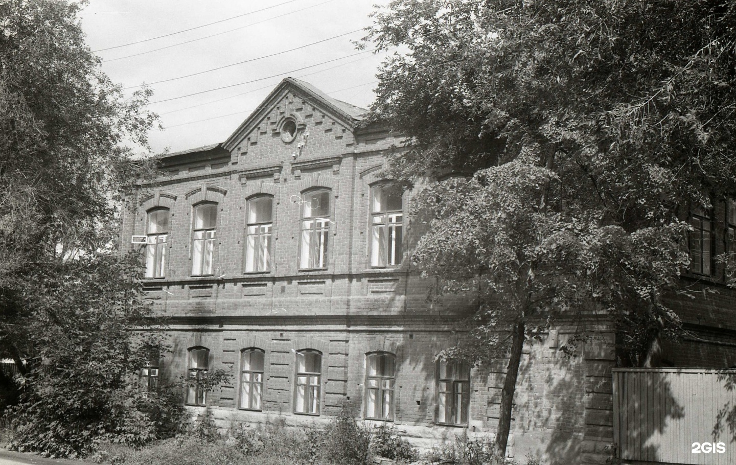 Елькин челябинск. Дом жилой (дом Бухарина), г. Челябинск, ул. Елькина, 15. Дом Бухарина. Центр историко культурного наследия Челябинска. Фото из фонда СКГМ.