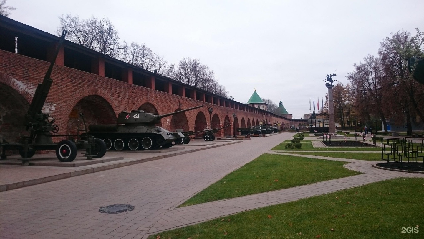 Нижегородское военное. Нижегородский Кремль. Оборона Кремля Нижний Новгород. Ночной Нижегородский Кремль. Нижний Новгород Дмитриевская башня.