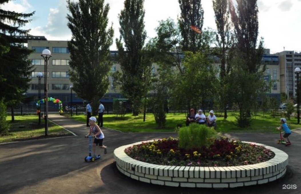 Дружба народов россии. Сквер дружбы народов бишкек. Сквер дружных народов в омске. Сквер дружбы народов омск 2019 год. Омск сквер дружбы.