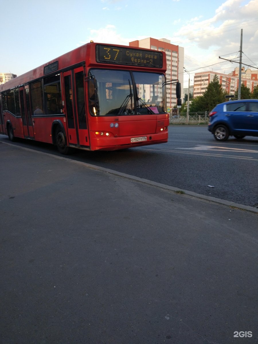 49 автобус казань. Автобус Казань. Автобус 37. Красный автобус Казань.