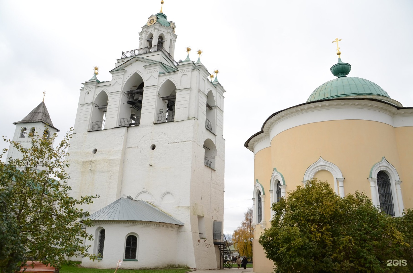 Ярославль 25. Церковь Ярославль звонница. Звонница с Церковью Печерской иконы Божьей матери. Звонница с Церковью Печерской иконы Божией матери Ярославль. Церковь Печерской Божьей матери Ярославль.