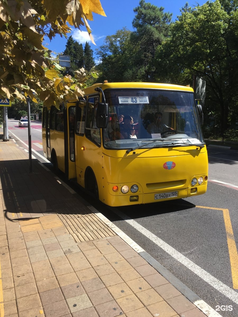Hyundai county swb 2022. 25 маршрутка сочи. Маршрутки в сочи. Сочинский автобус. Автовокзал сочи 2022.