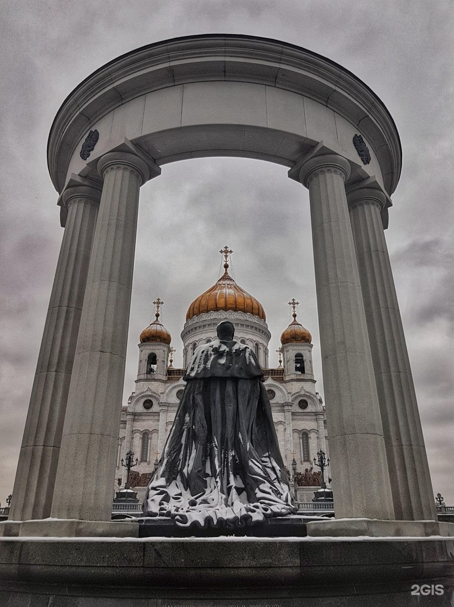 Памятник александру в москве