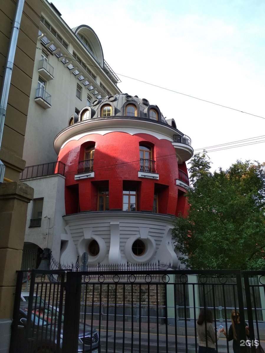 Дом яйцо купить. Талдом дом яйцо. Дом-яйцо в Москве. Дом яйцо интерьер. Дом-яйцо в Москве внутри.