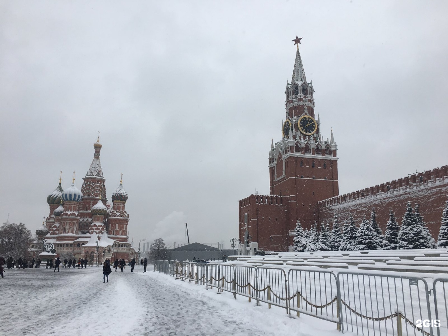 Кремль 12. Зимняя Спасская башня. Куранты зимой. Красная площадь Москва куранты зимой. Красная площадь Москва башня зимой.