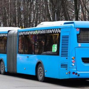 Автобус км 2. Автобус км. Маршрут 381 автобуса Кашира. Km автобус.