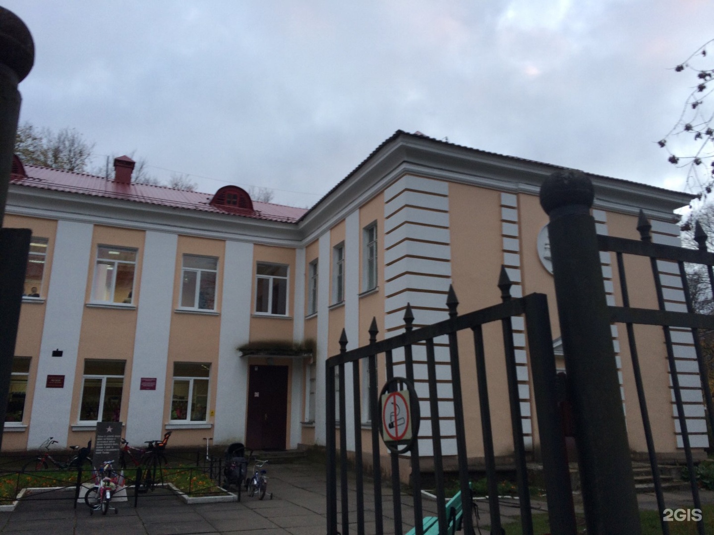 Школа 2 кировск ленинградская. Кировская школа 1 ленинградская область. Школа 1 кировск ленинградская область. Школа 2 кировск. Школа 2 кировск.