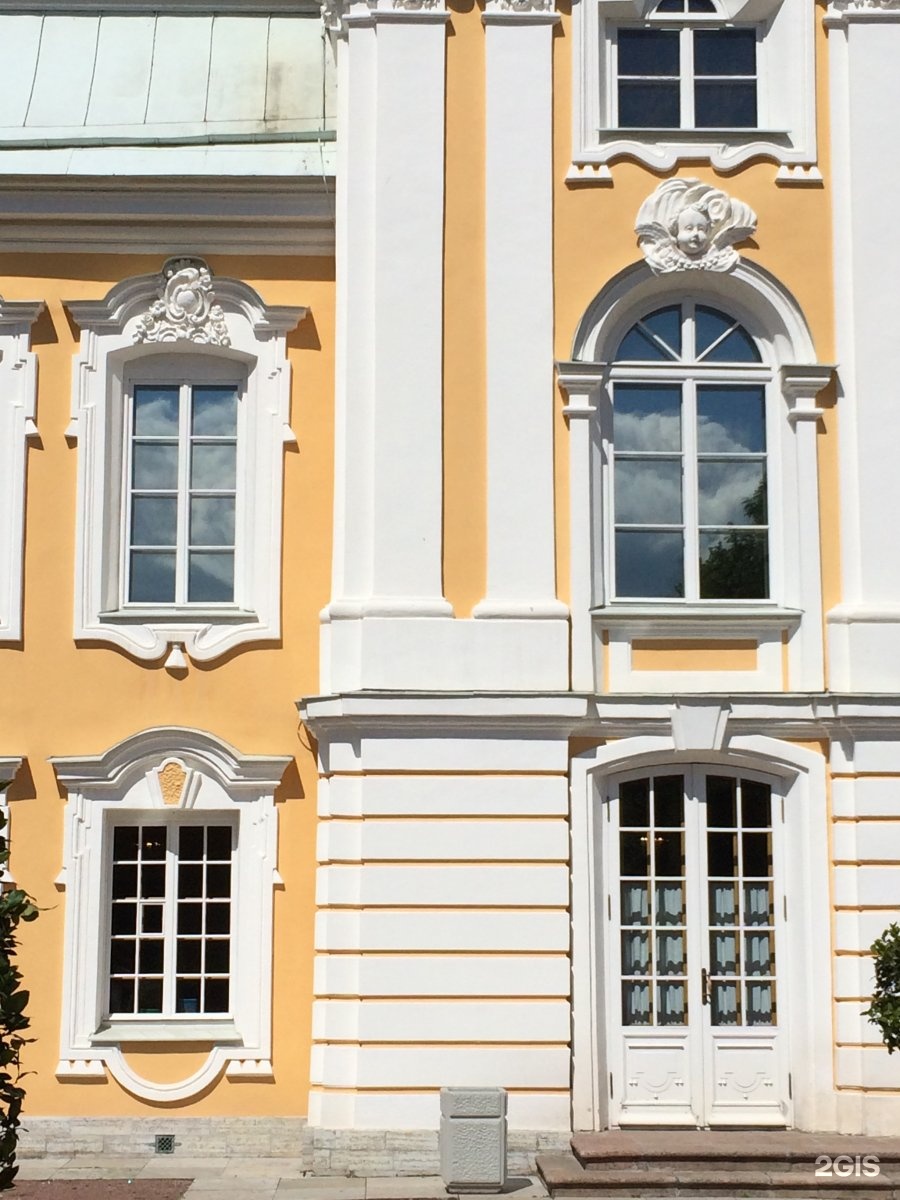 Окно дворца. Галерея дворца монплезир. Петергоф окна. Окна санкт-петербург архитектура. Петергоф дворец фасад.