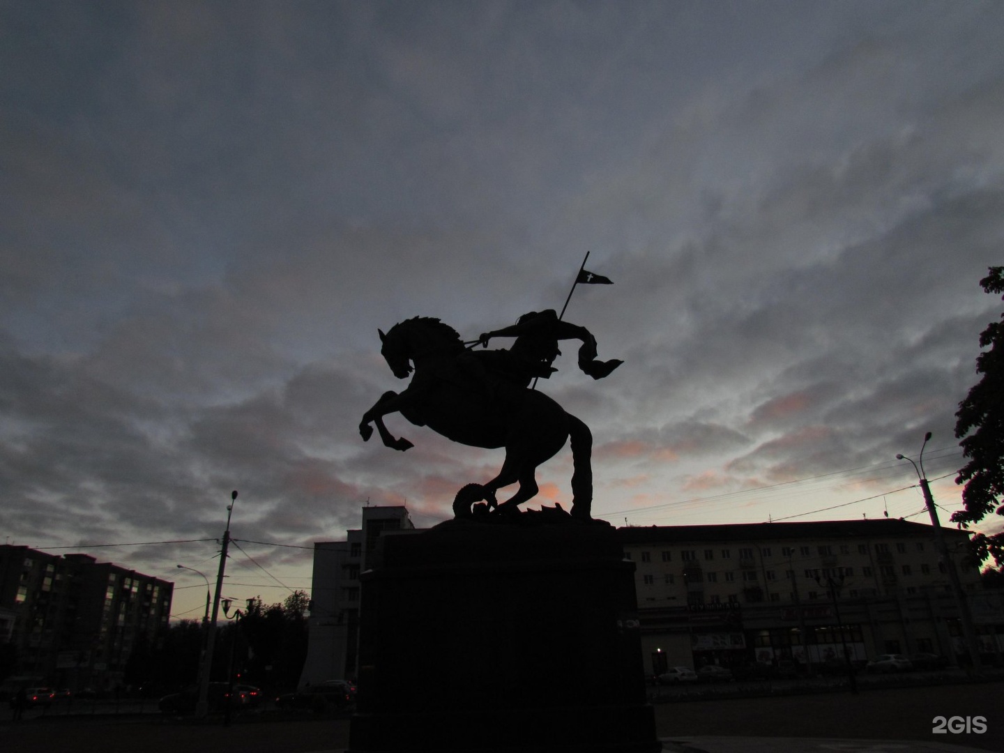 памятник георгию победоносцу в москве на садовом кольце