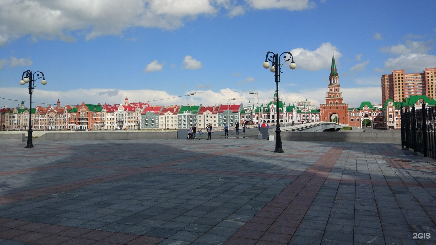 Санкт петербург йошкар. Йошкар-Ола площадь набережная. Йошкар-Ола набережная сейчас. Набережная в Йошкар-Оле в прошлом. Йошкар-Ола надпись на набережной.