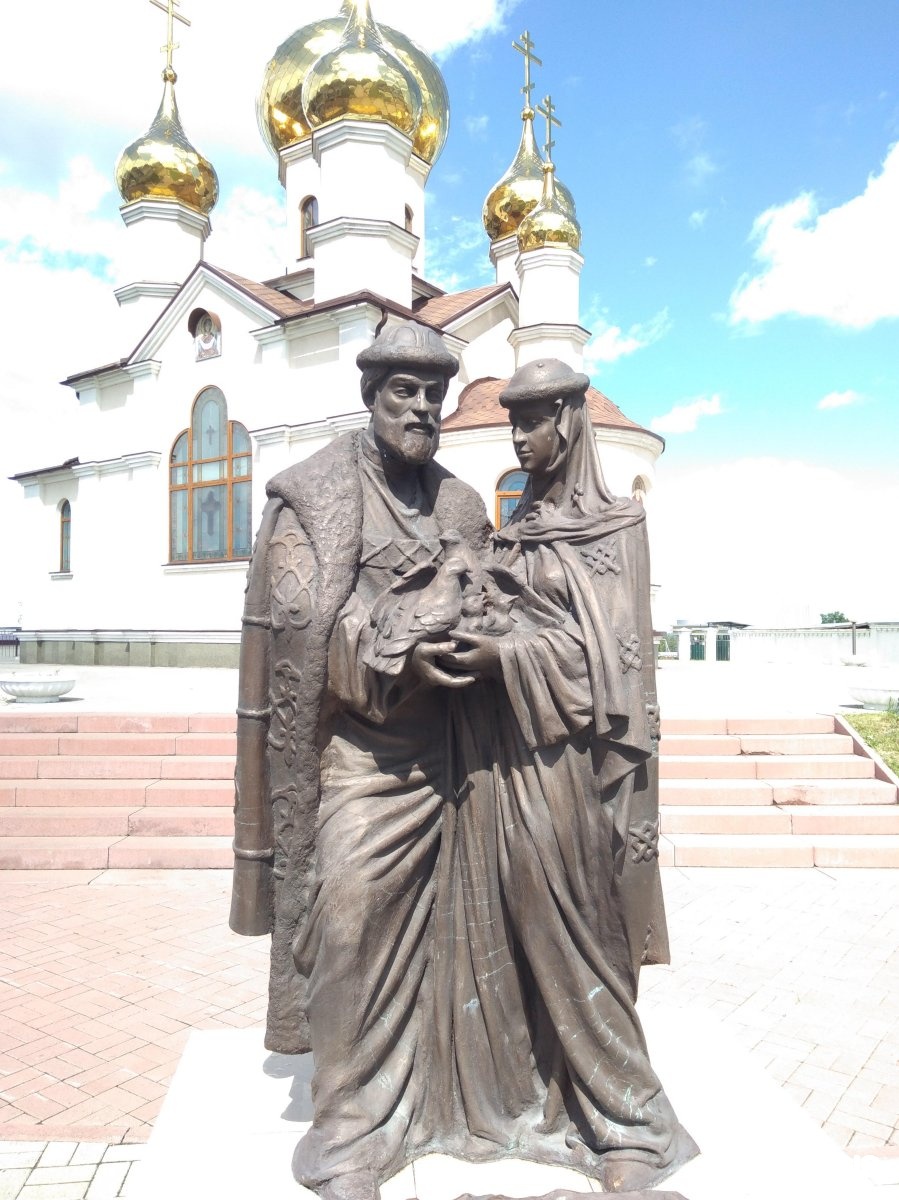 Пётр и Феврония Муромские памятник в Муроме